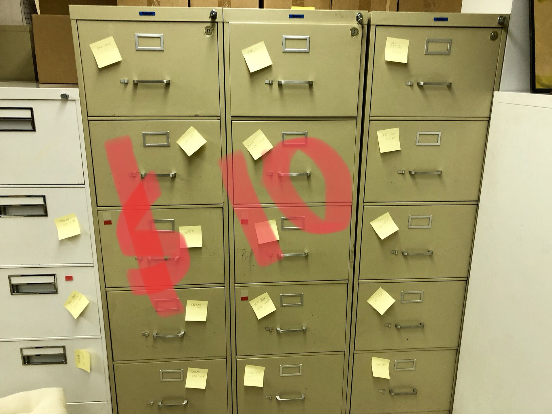 Metal - very high quality file cabinets with key lock $10