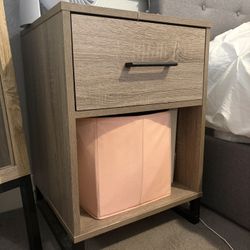 Nightstand 