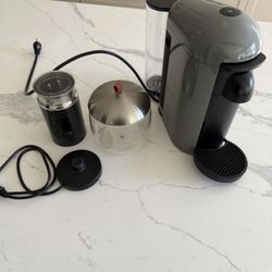 Nespresso VertuoPlus + Frother + Pod Container 