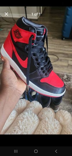 Air Jordan 1 High Satin Bred Sneakers