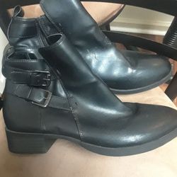 Black ankle boot