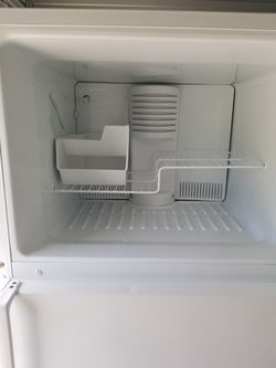 GE refrigerator working in good condition