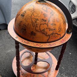 Old World Italian Style 16th Century Replica World Globe Wine & Spirits Bar