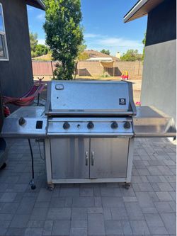 4-Burner Propane Grill - Member’s Mark