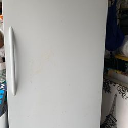 Big White Frost Free Freezer In Good Condition For Sale 
