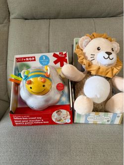 Infant Toy Bundle - Skip Hop Crawl Bee & Dreamgro Lion Soother