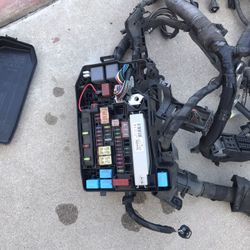 FUSE BOX 2010-2015 TOYOTA PRIUS REGULAR 1.8