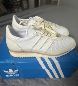 Adidas Sneakers