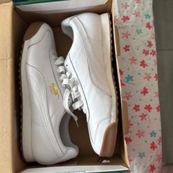 Puma Romas Size 10.5