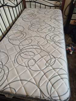 Twin size day bed