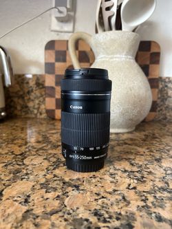 Canon EF-S 55-250mm zoom lens with image stabilizer