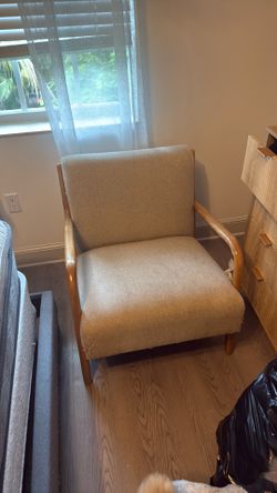 Accent chair
