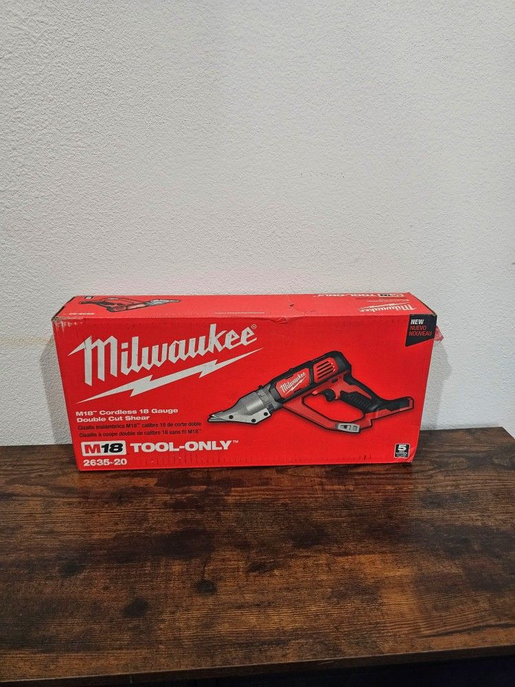 MILWAUKEE M18 CORDLESS 18 GAUGE DOUBLE CUT SHEAR