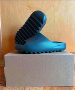 Adidas Yeezy Slide Granite ID4132 Men’s Size 9 Brand New