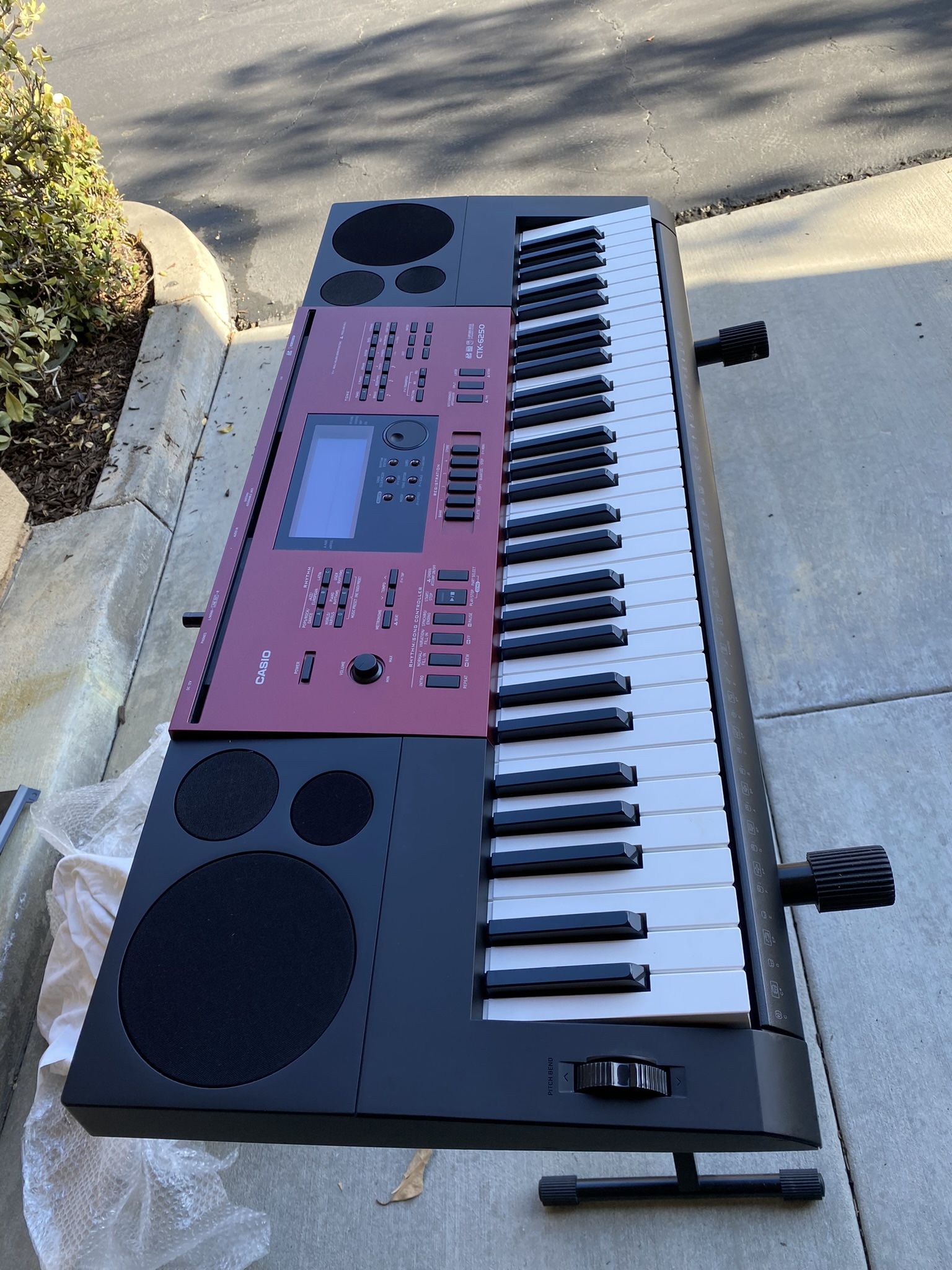 Casio CTK-6250 Keyboard Piano for Sale in Irvine, CA - OfferUp