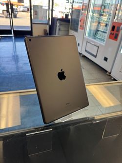 iPad 9th Gen 64GB WiFi Pre-owned