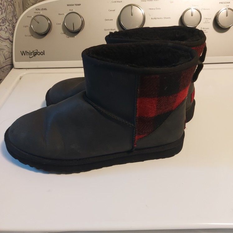 Mens Flanel UGGS Size 11