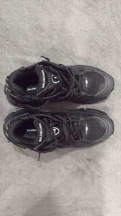 Balenciaga black runners