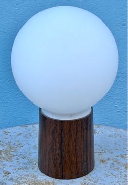 Mid century Laurel globe lamp with not original globe