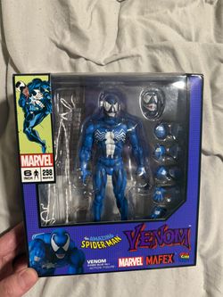 Mafex venom action figure