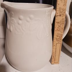 VINTAGE GIBSON HOUSEWARES "FRUIT" PATTERN WHITE PITCHER, PERFECT CONDITION, ON AMAZON FOR $19.50