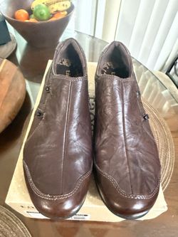 Women’s Taos  leather loafers