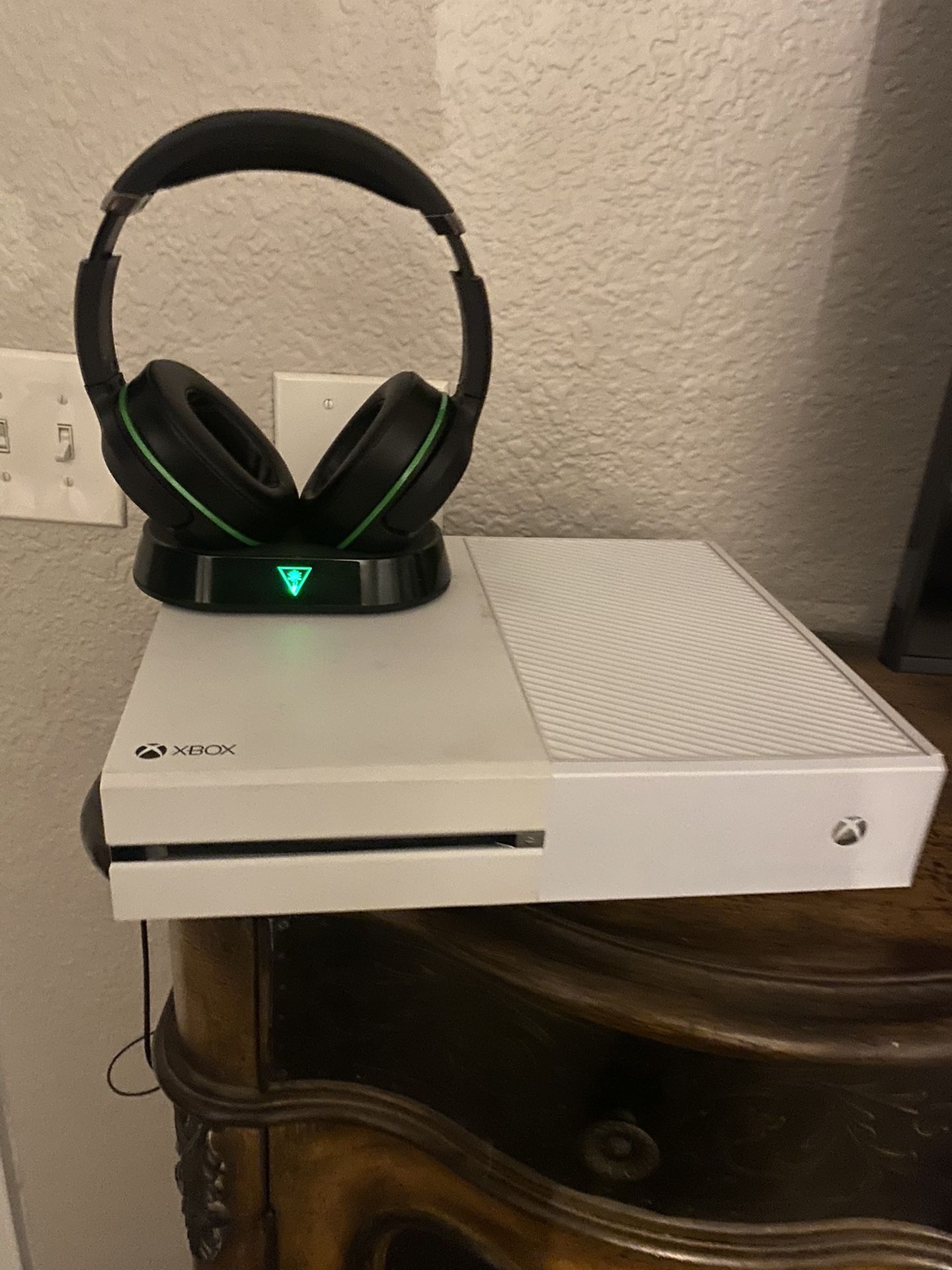 Xbox One S And Turtle Beach Elite 800x Headset