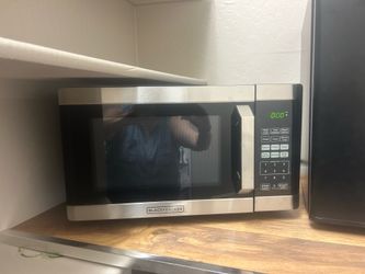 Brand New Black+Decker Microwave