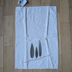Tuscany Italy Cypress Trees Landscape Hand-Embroidered 100% Cotton Plush Bath Towel. 24"x16". Val d' Orcia. Super Soft & Chic Elegance ! 

This hand-e