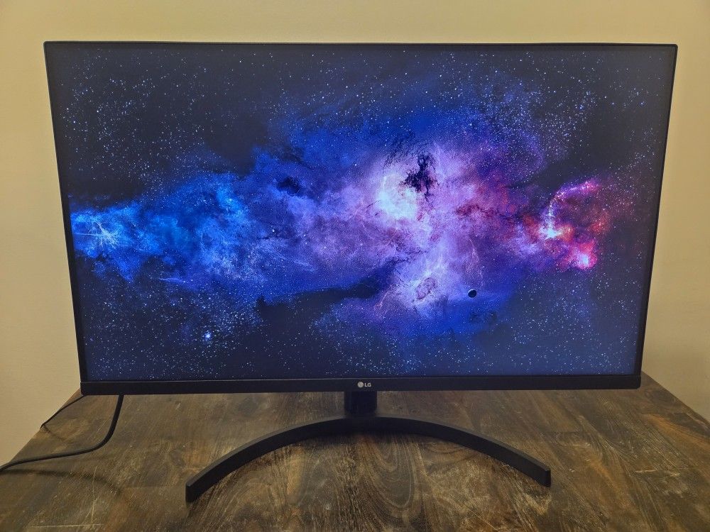 LG 32" QHD 1440P IPS HDR10 monitor With FreeSync