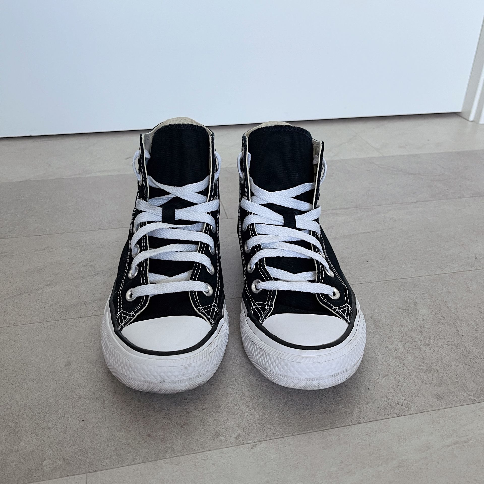 Converse Chuck Taylor All Star in black, wide width Size 6.5