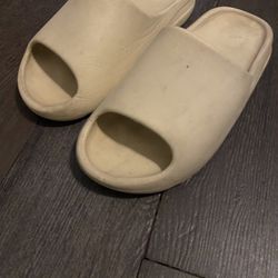 yeezy slides