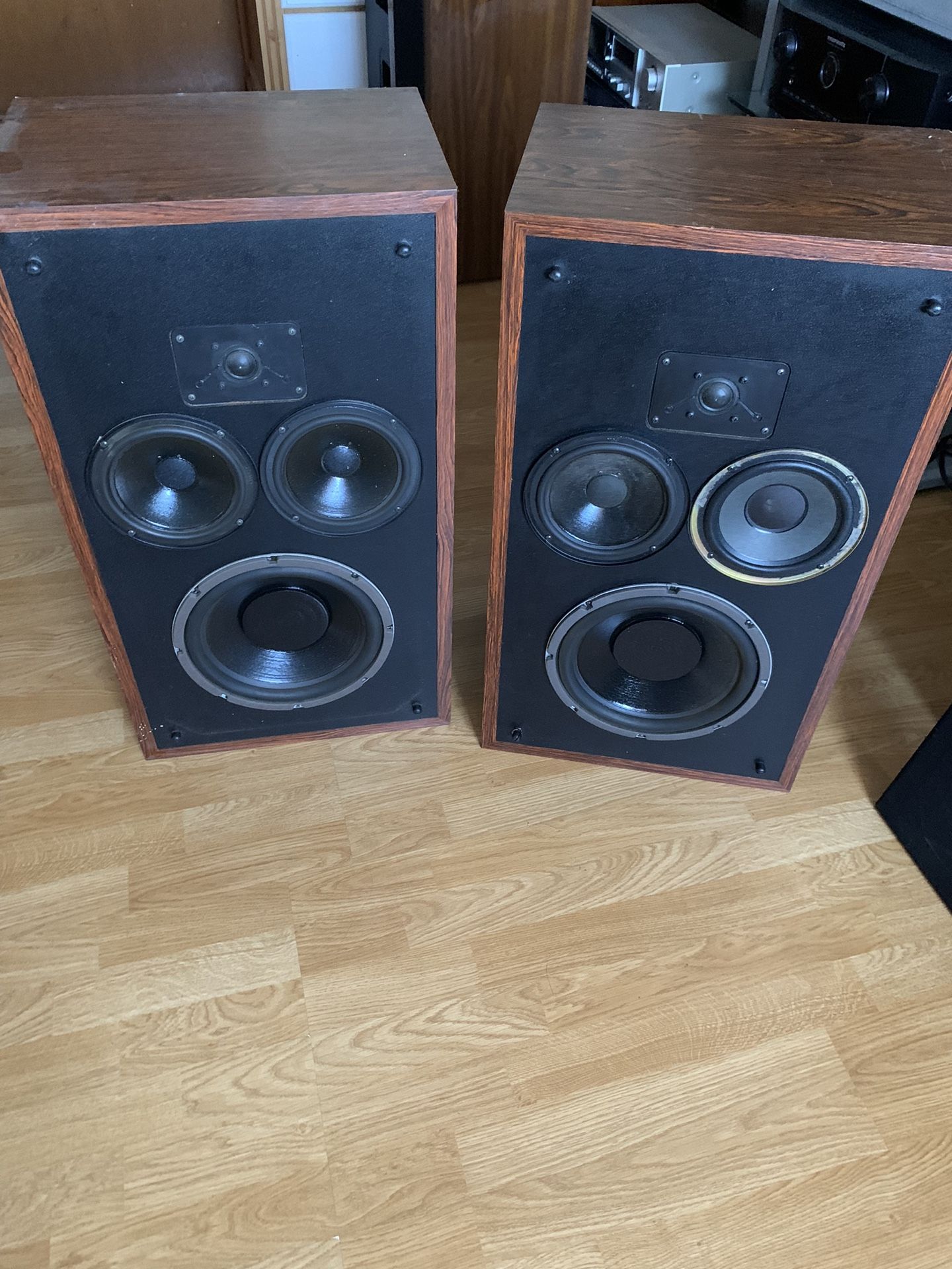 Vintage Polk Audio 10A Speakers Monitors 200W Peerless Tweeters- Working Great.