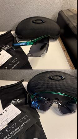 Oakley’s Bxtr