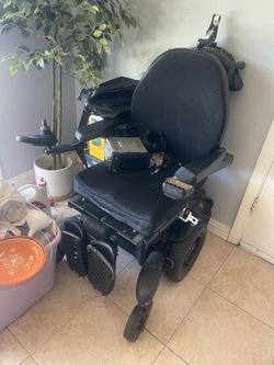 Electronic wheelchair