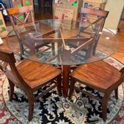 Glass Top Table With Four Matching Chairs EXCELLENT Condition 