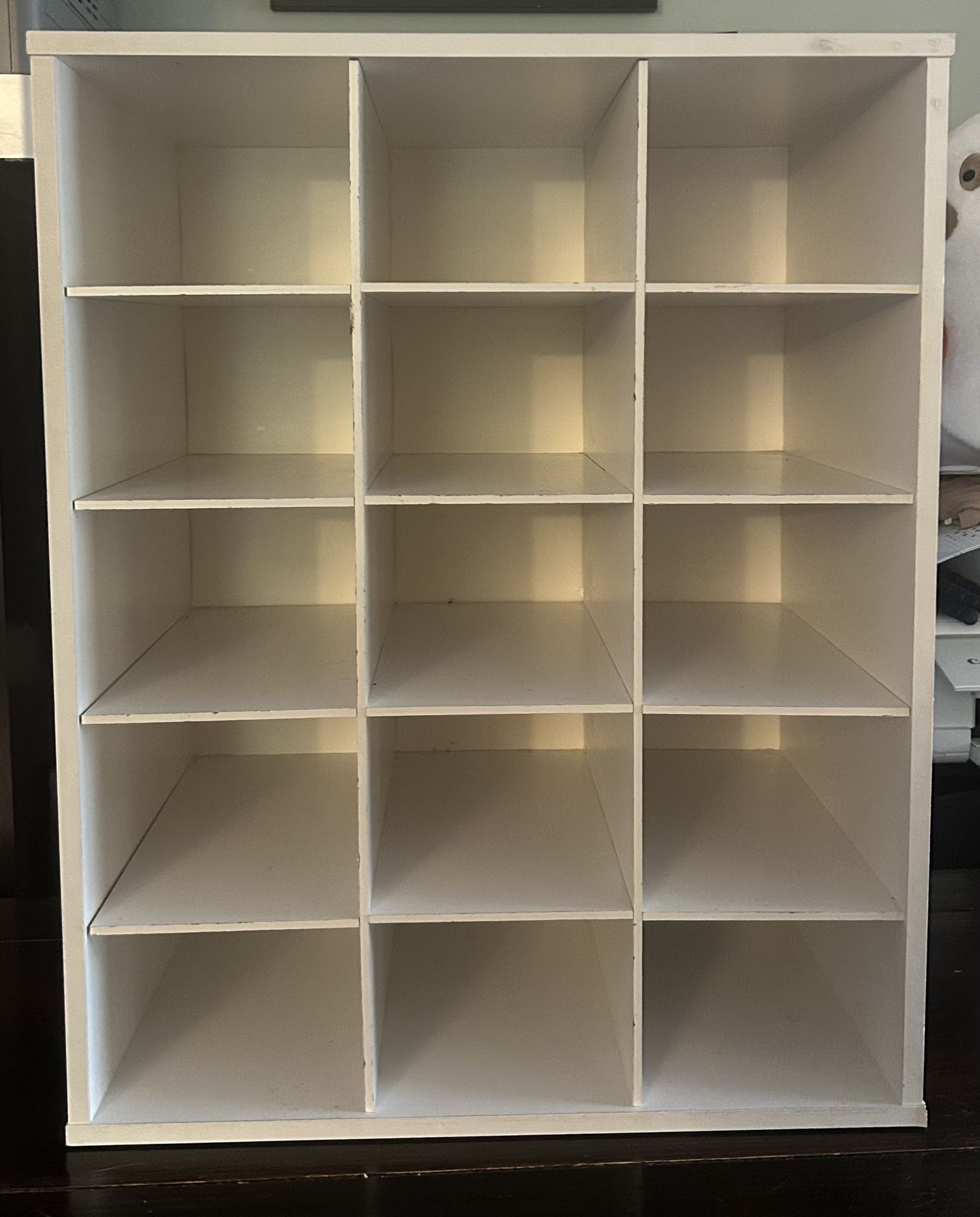Small Cubicle fits 15 Pairs Of Shoes