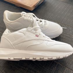 Reebok Women’s Size 8