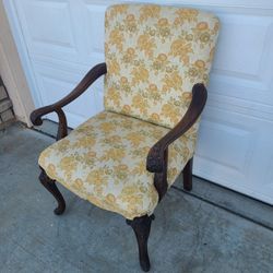 ANTIQUE  CHAIR