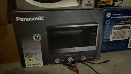 Panasonic Microwave - New in Box
