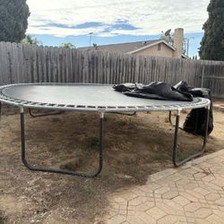 Trampoline 