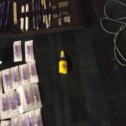 Electric Tattoo Gun With Tattoo Needles