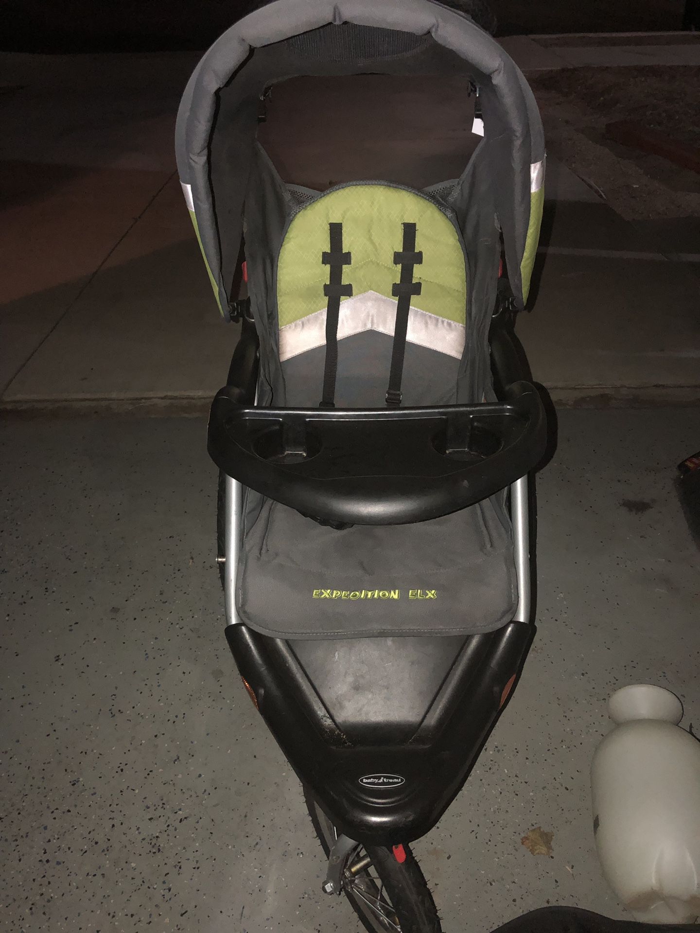 Baby trend stroller with audio speakers
