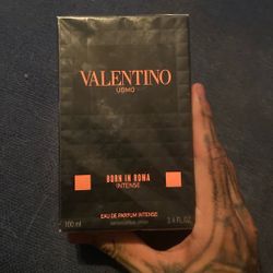 Valentino Born in Roma Intense 