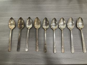 VINTAGE 1938 ONEIDA PRESTIGE PLATE GRENOBLE 9 SERVING SPOONS