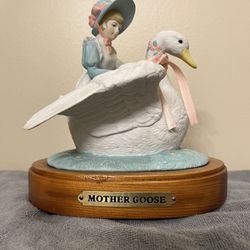 Disney The Mother Goose Ceramic Music Box Wood Base Musical House of Lloyd Vintage 1989