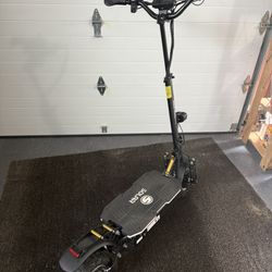 Solar Scooter P1 Pro Cyan Tron Edition