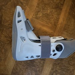 Size Small Boot Air cast 