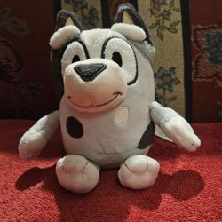 BLUEY  & FRIENDS  MUFFIN PUPPY DOG PLUSH APROX  6"INCHES  PRE-OWNED  