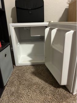 Mini refrigerator